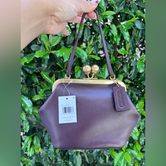 Coach Kisslock Frame 16 Bag Black Currant Leather Top Handle Purse NWT - Picture 2 of 8